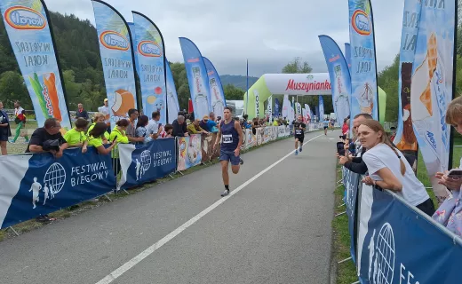 Bieg na 1 km cieszył się wielkim zainteresowaniem na Festiwalu Biegowym w Piwnicznej - 36